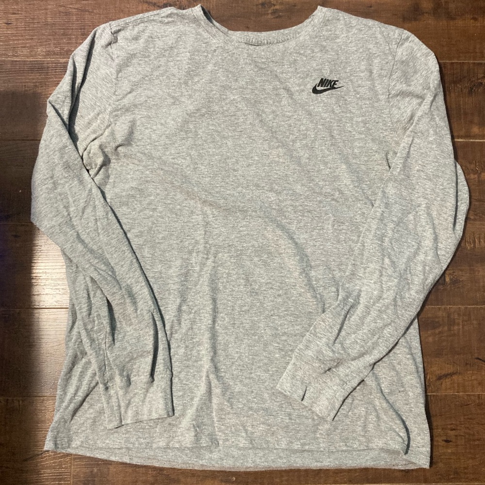 Nike long sleeve tee